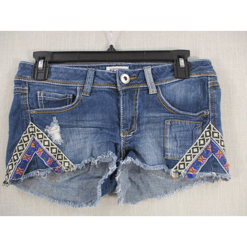 Mudd Women Low Rise Denim Cut Off Shorts Boho Embroidered Trim Size 5 Distressed